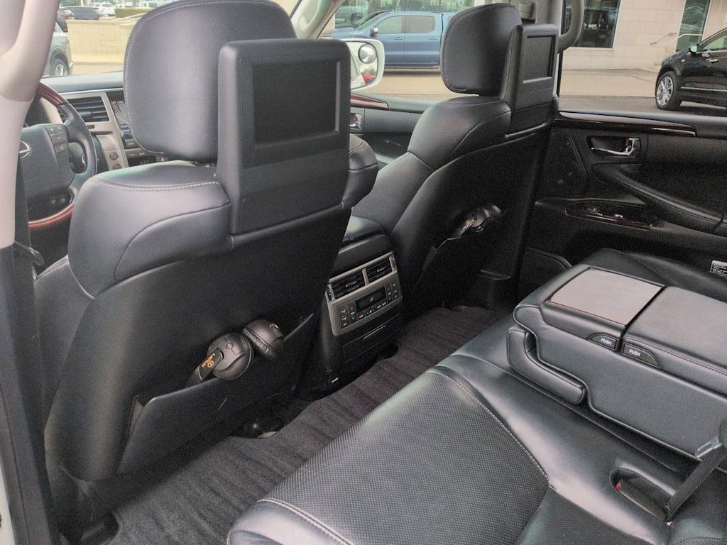 Thumbnail: 2013 Lexus LX - 13