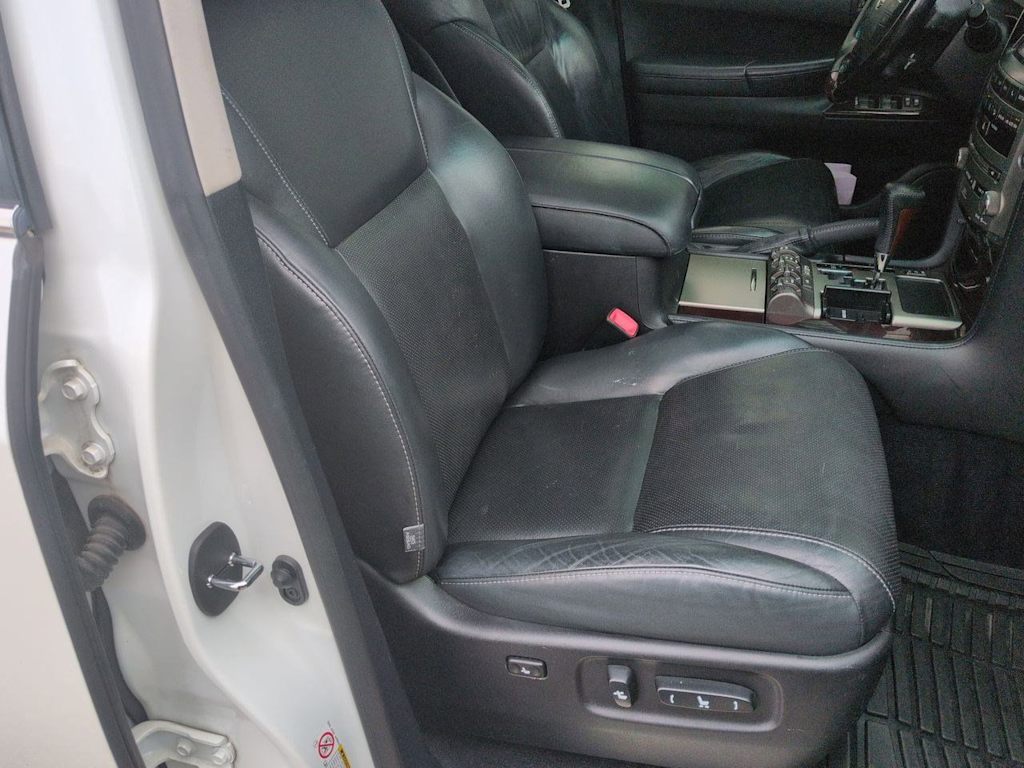 Thumbnail: 2013 Lexus LX - 12