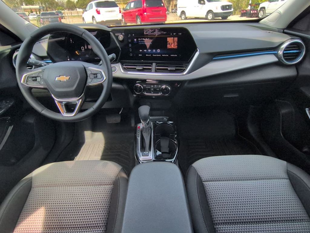 Thumbnail: 2024 Chevrolet Trax - 10
