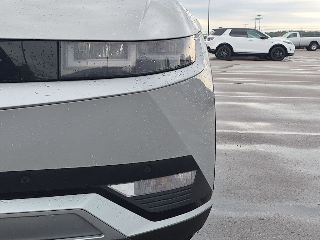 Thumbnail: 2023 Hyundai Ioniq 5 - 23