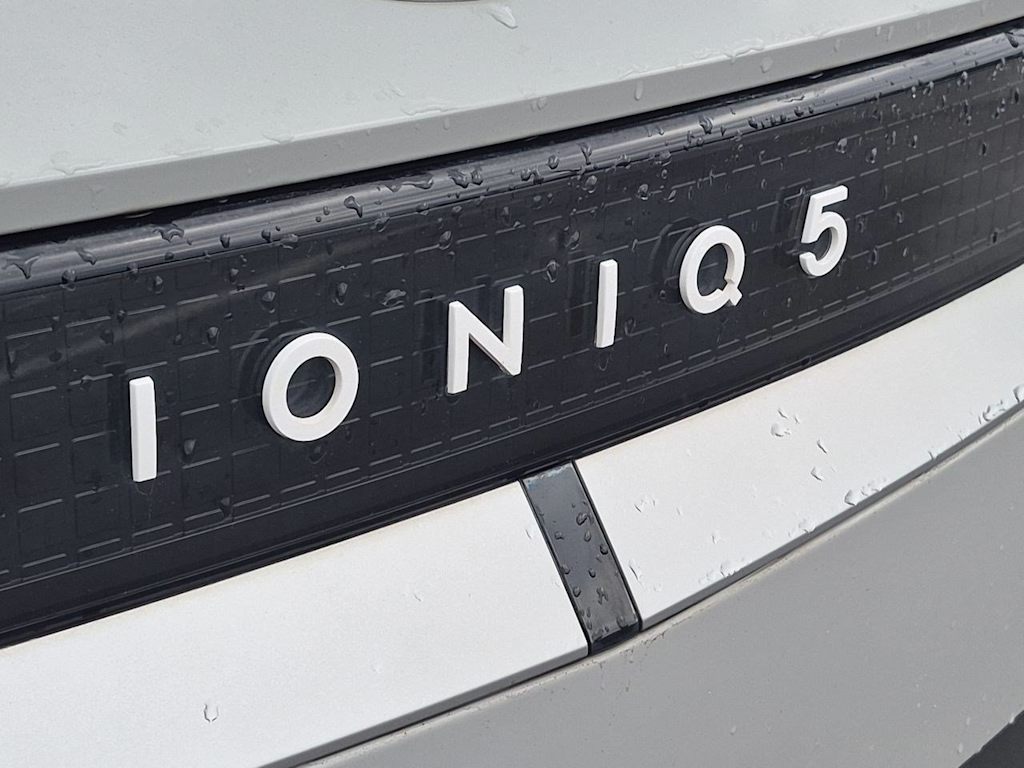 Thumbnail: 2023 Hyundai Ioniq 5 - 24