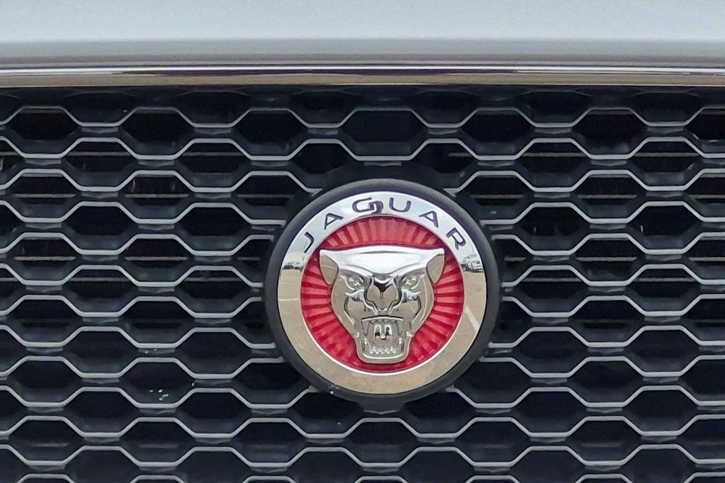 Thumbnail: 2017 Jaguar XE - 24