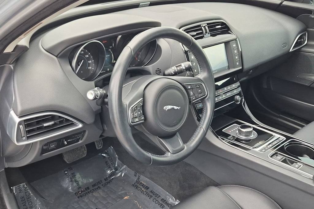 Thumbnail: 2017 Jaguar XE - 2
