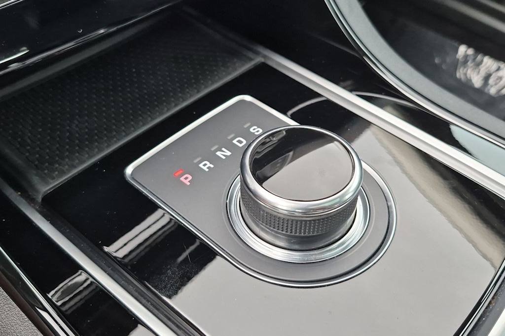 Thumbnail: 2017 Jaguar XE - 16