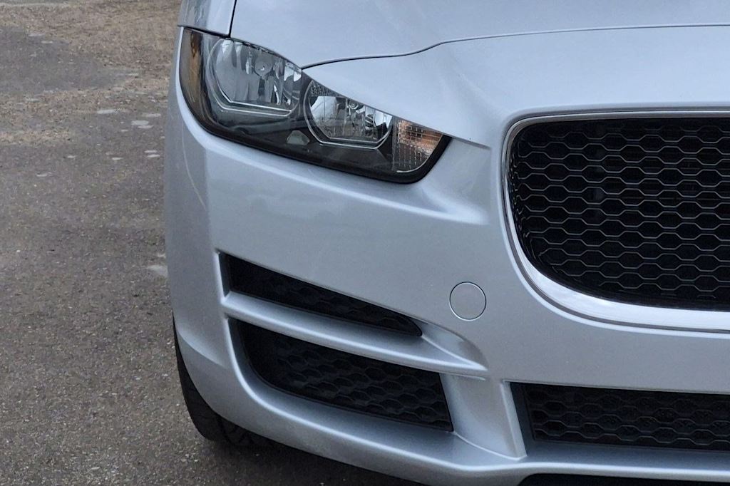 Thumbnail: 2017 Jaguar XE - 7