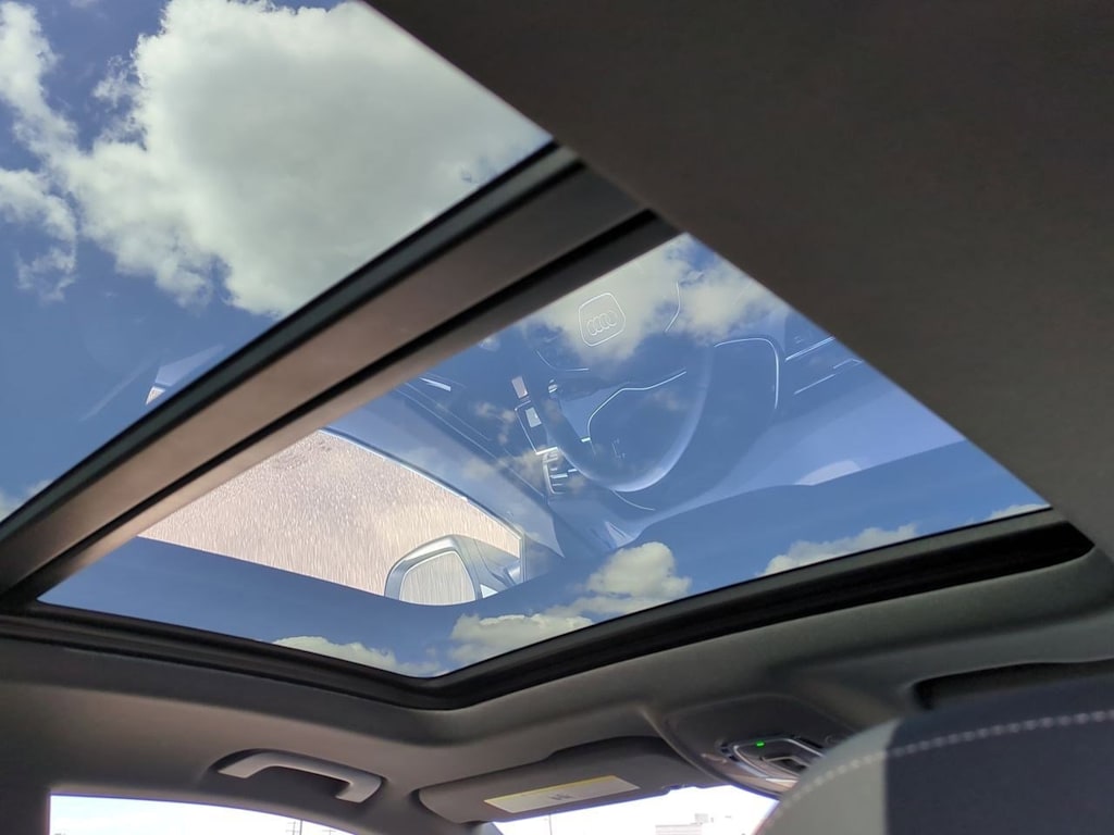 Thumbnail: 2019 Audi Q8 - 28