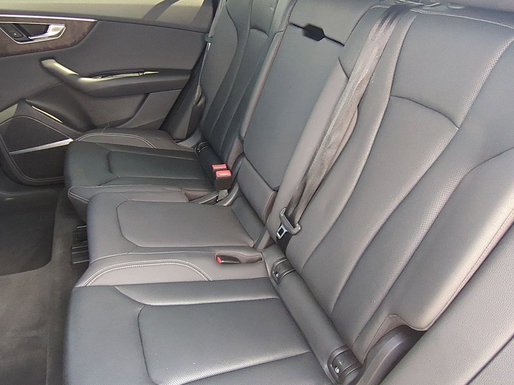 Thumbnail: 2019 Audi Q8 - 13