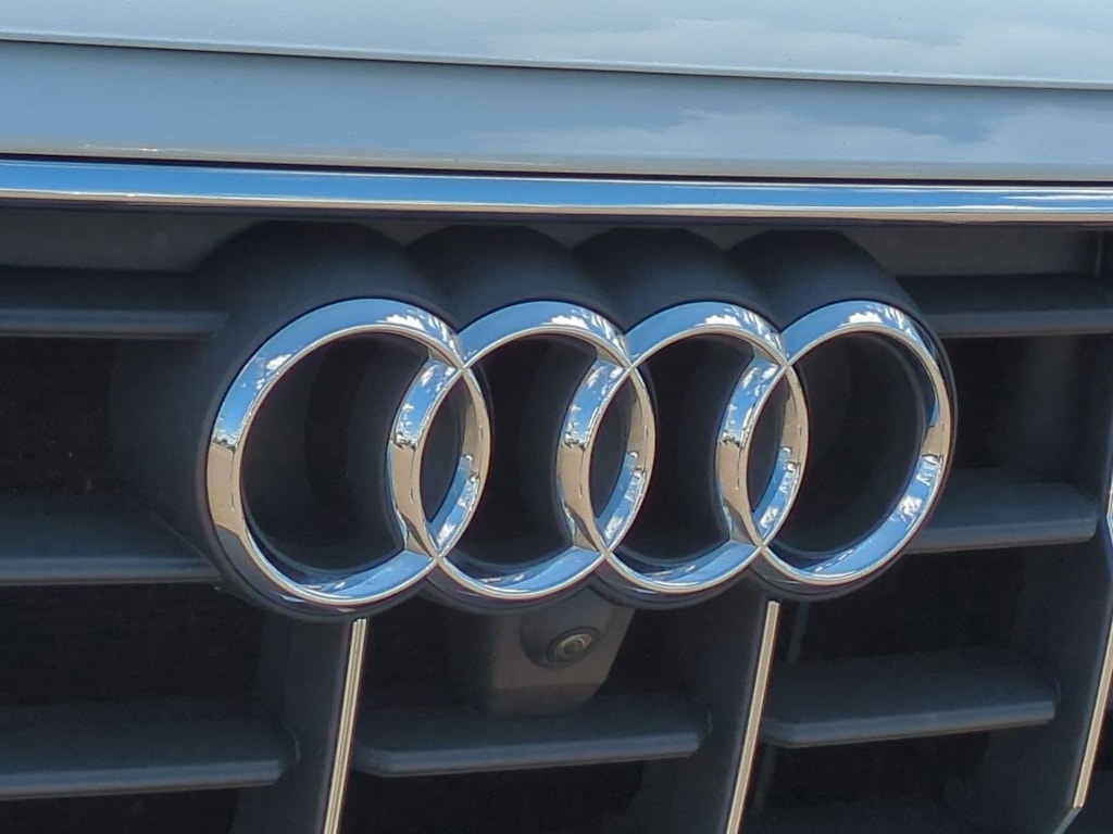 Thumbnail: 2019 Audi Q8 - 24