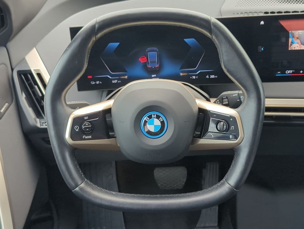 Thumbnail: 2023 BMW iX - 13