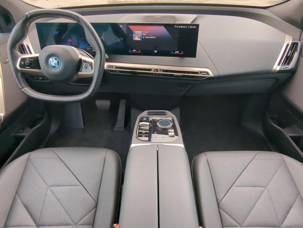 Thumbnail: 2023 BMW iX - 9