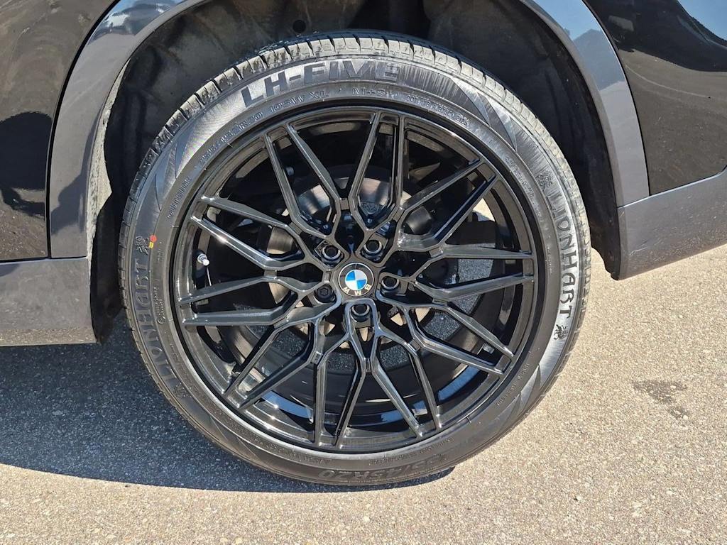 Thumbnail: 2025 BMW X1 - 8