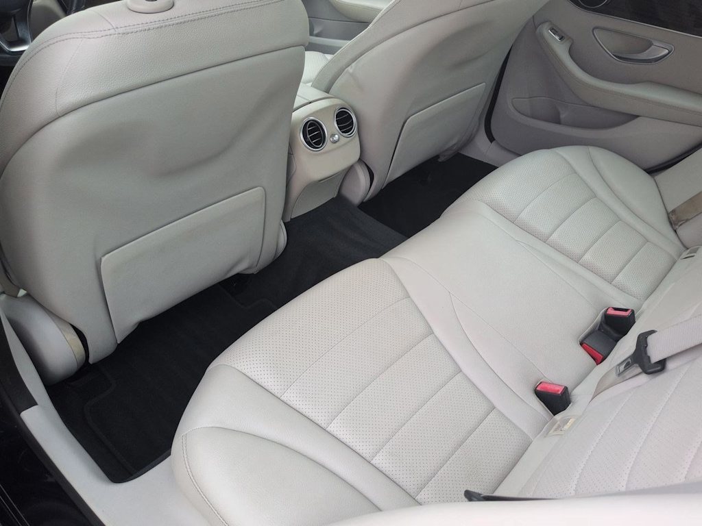 Thumbnail: 2017 Mercedes-Benz C-Class - 12