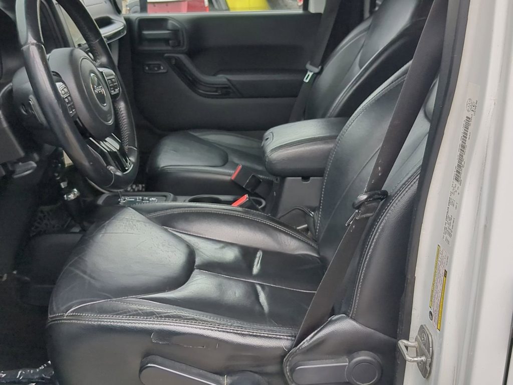 Thumbnail: 2014 Jeep Wrangler - 9