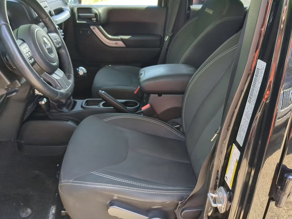 Thumbnail: 2017 Jeep Wrangler - 9