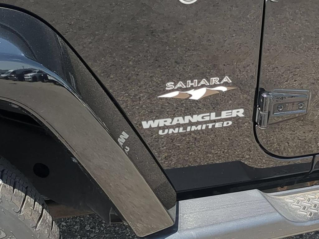 Thumbnail: 2017 Jeep Wrangler - 21