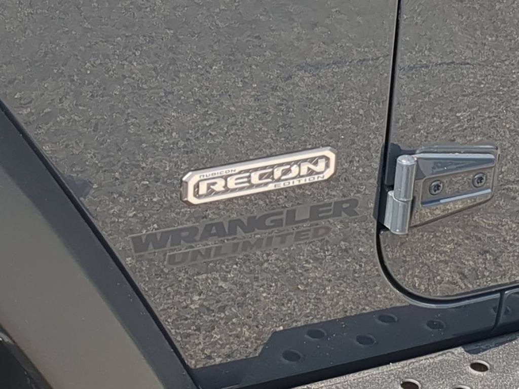 Thumbnail: 2017 Jeep Wrangler - 23