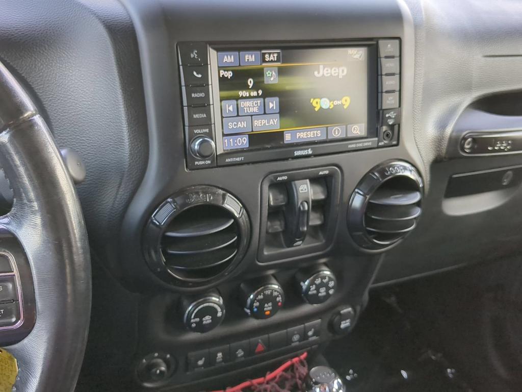 Thumbnail: 2017 Jeep Wrangler - 13