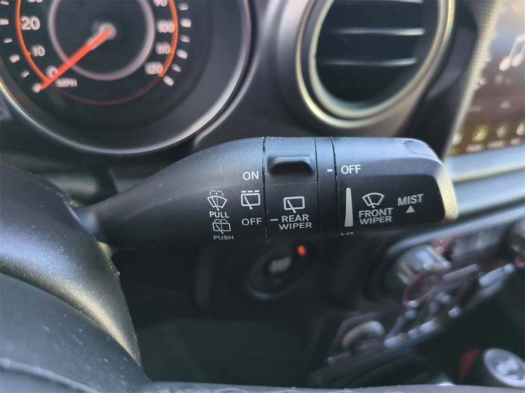 Thumbnail: 2021 Jeep Wrangler - 31