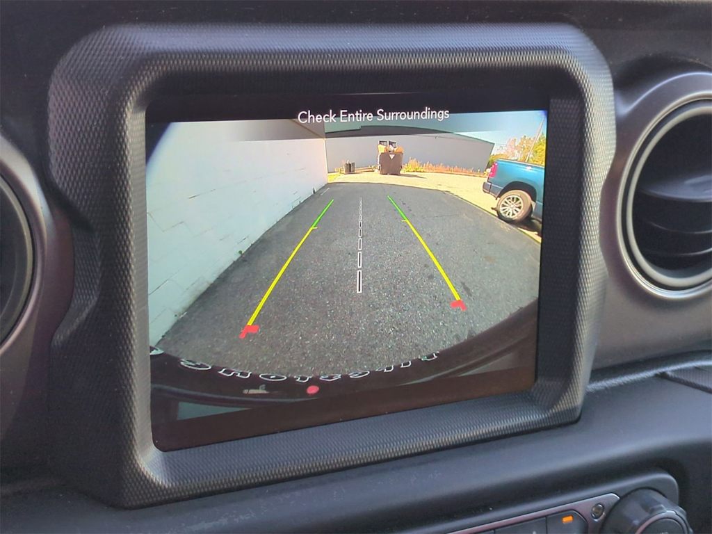 Thumbnail: 2021 Jeep Wrangler - 34