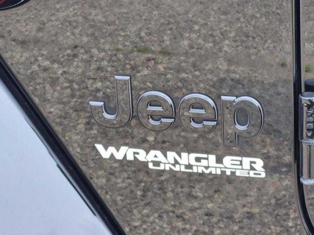 Thumbnail: 2021 Jeep Wrangler - 23