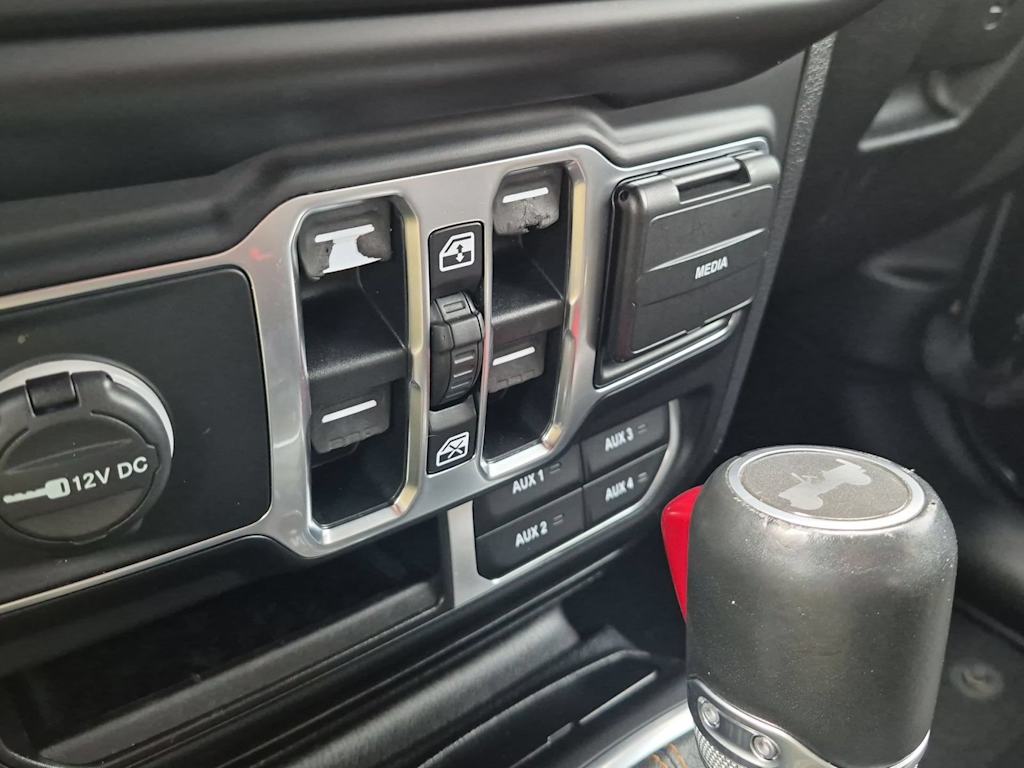 Thumbnail: 2021 Jeep Wrangler - 16