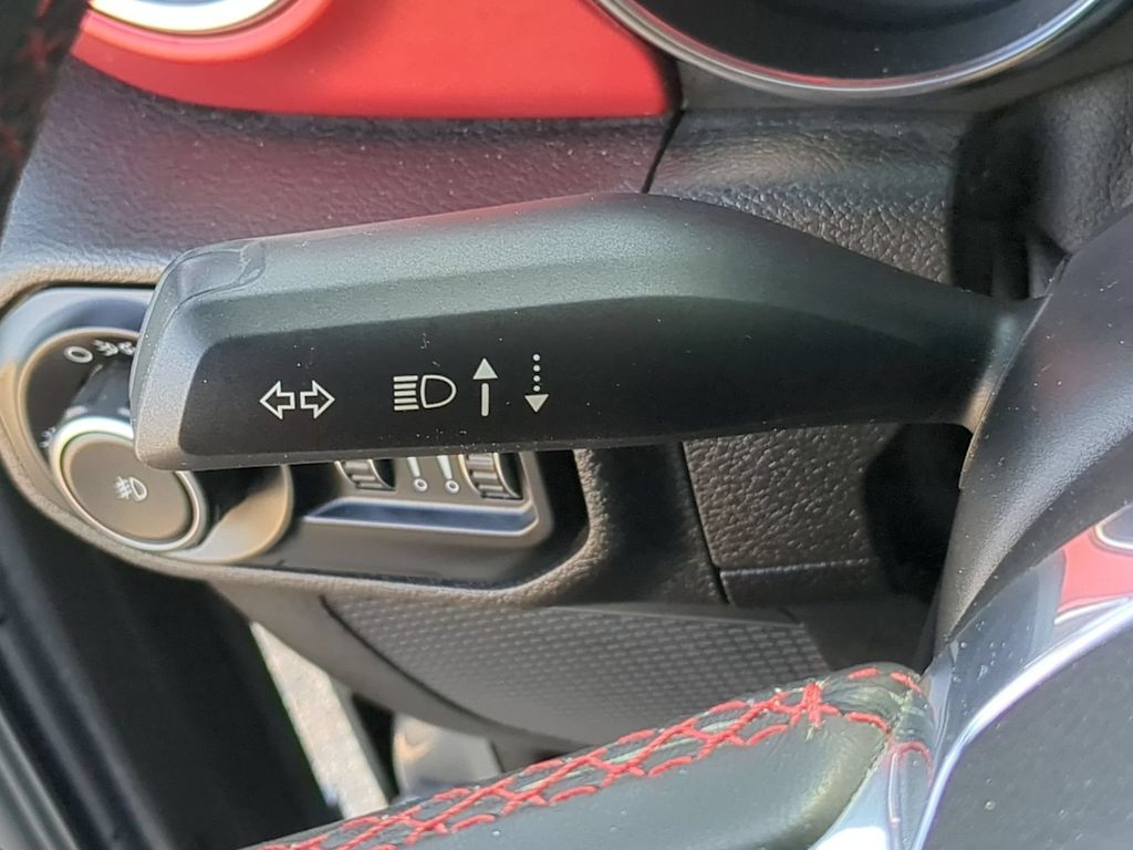 Thumbnail: 2019 Jeep Wrangler - 31
