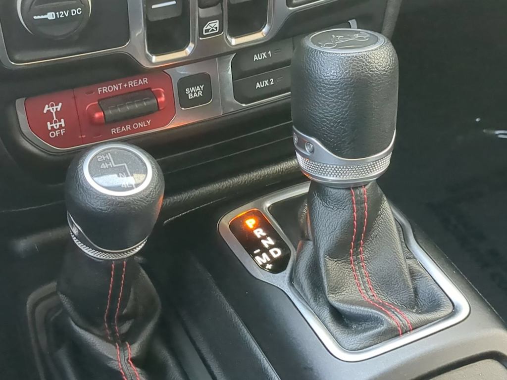 Thumbnail: 2019 Jeep Wrangler - 15