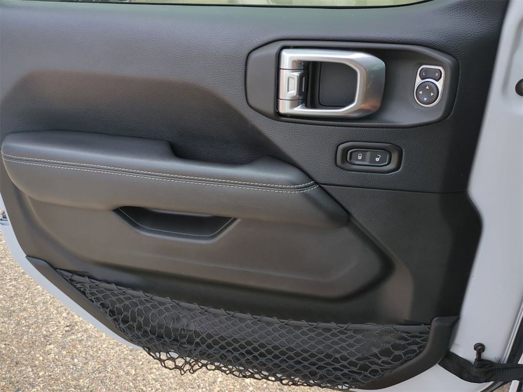 Thumbnail: 2018 Jeep Wrangler - 33