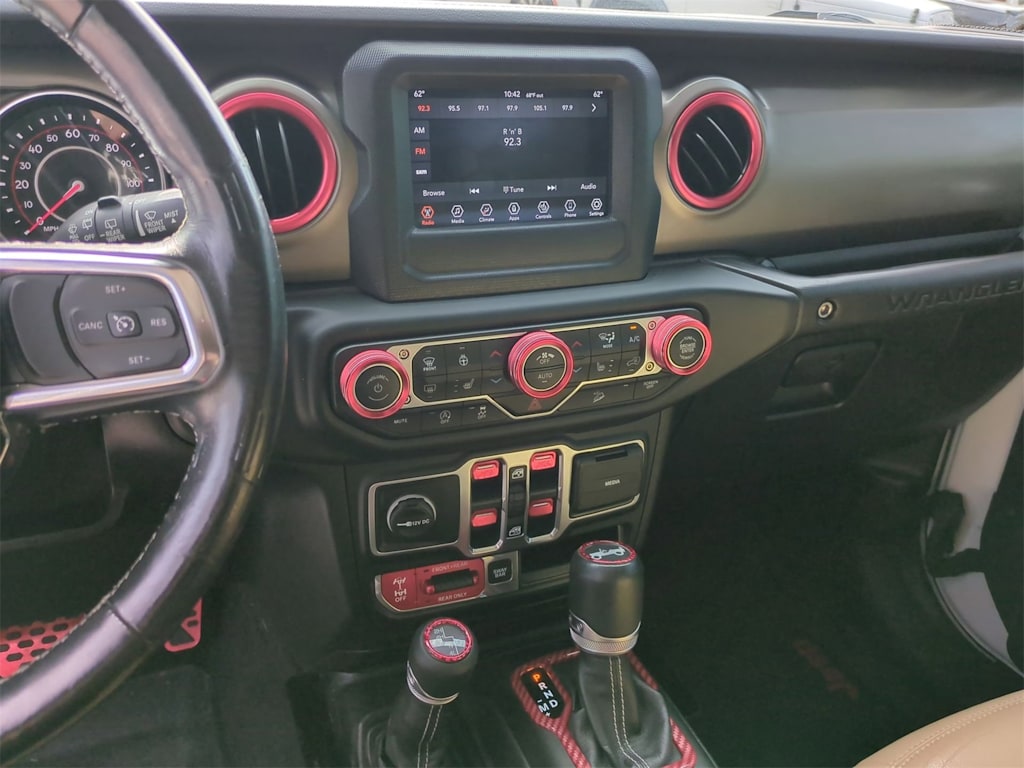 Thumbnail: 2018 Jeep Wrangler - 13