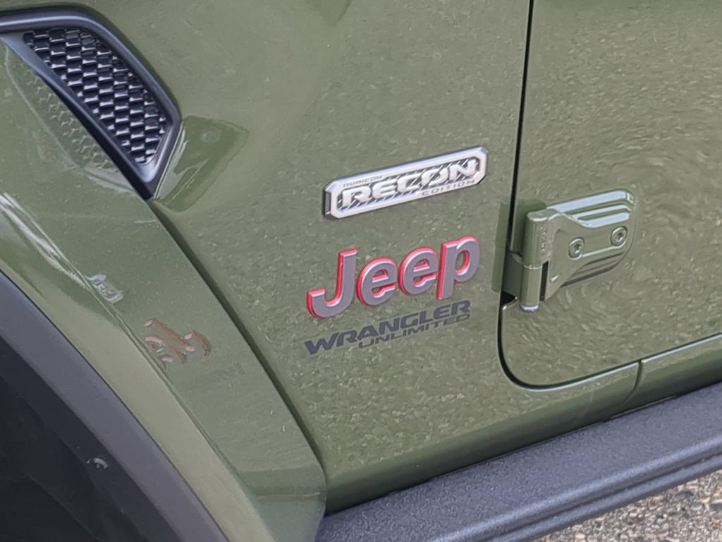 Thumbnail: 2020 Jeep Wrangler - 23