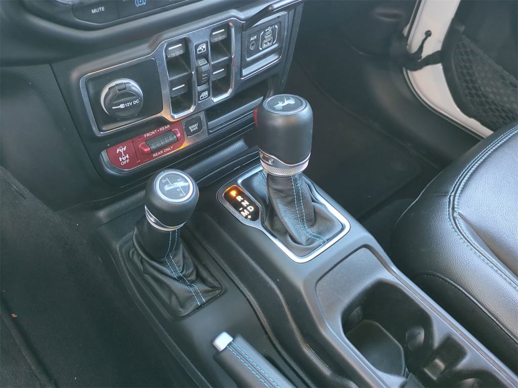 Thumbnail: 2022 Jeep Wrangler - 14