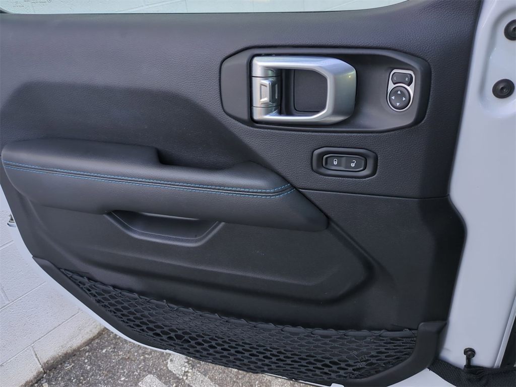 Thumbnail: 2022 Jeep Wrangler - 34