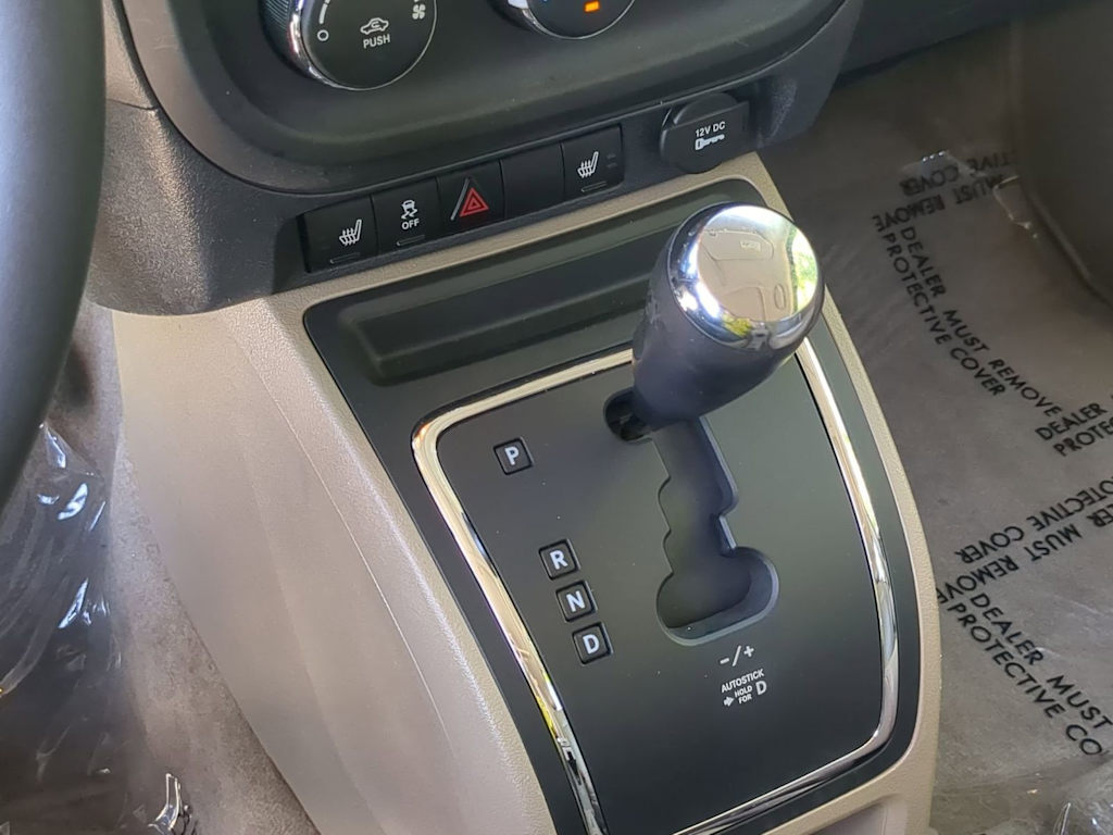 Thumbnail: 2015 Jeep Patriot - 15