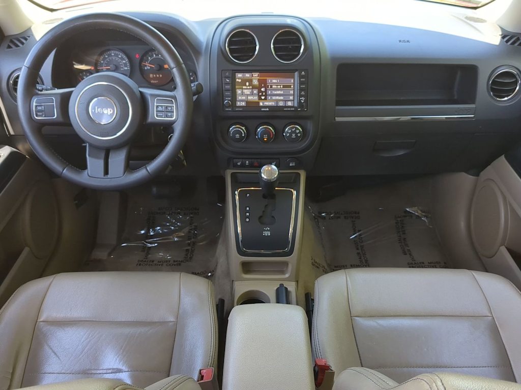 Thumbnail: 2015 Jeep Patriot - 9