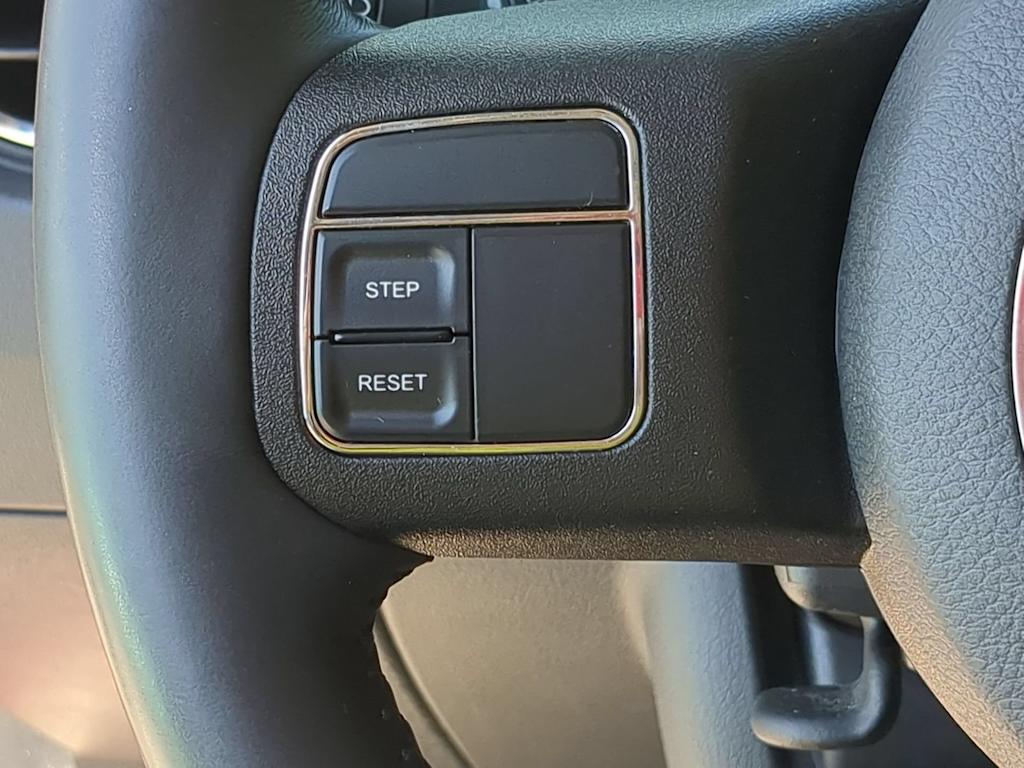 Thumbnail: 2015 Jeep Patriot - 27