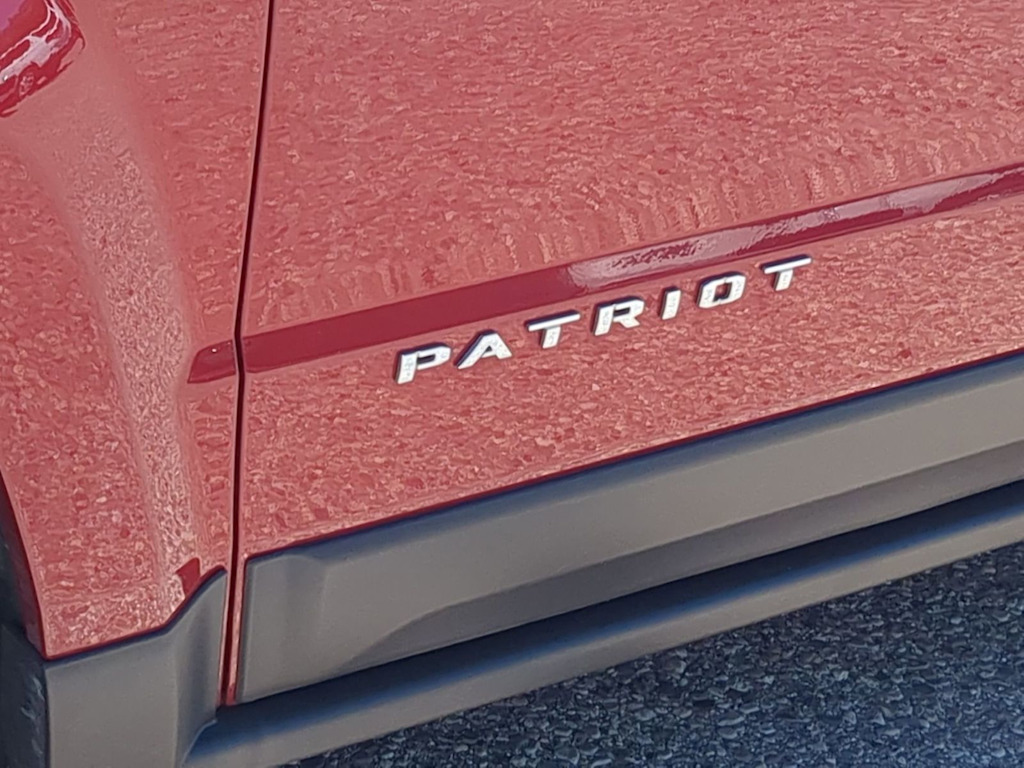 Thumbnail: 2015 Jeep Patriot - 23