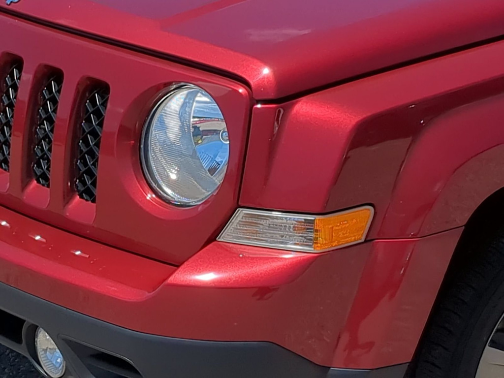 Thumbnail: 2015 Jeep Patriot - 22