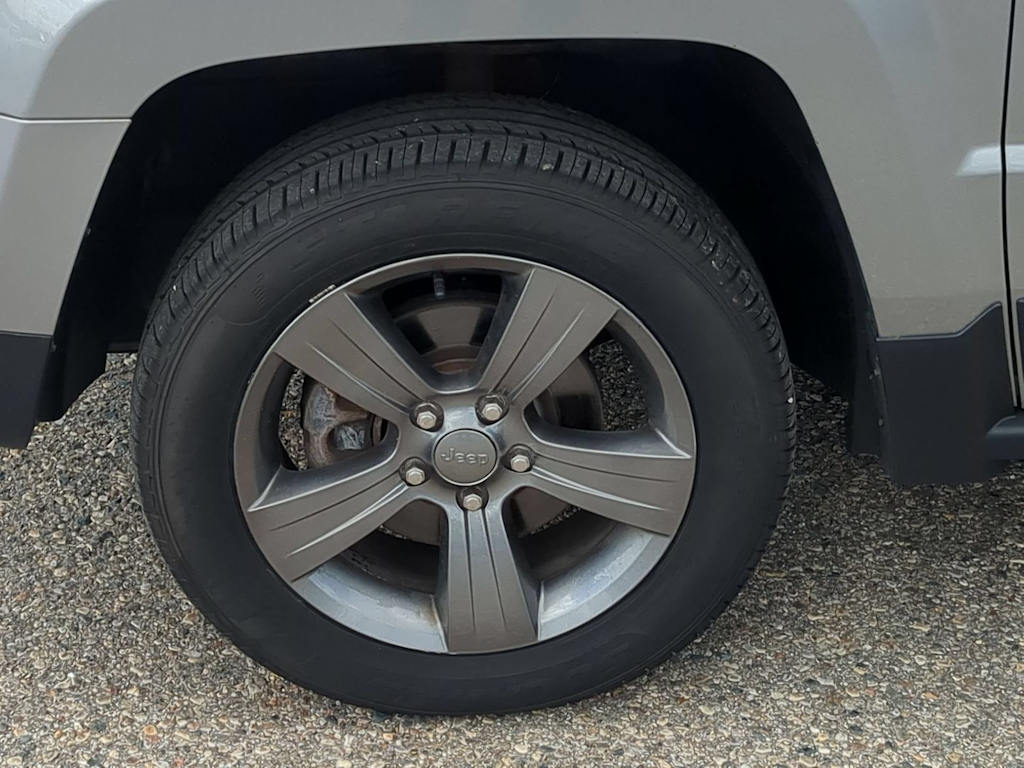 Thumbnail: 2015 Jeep Patriot - 8