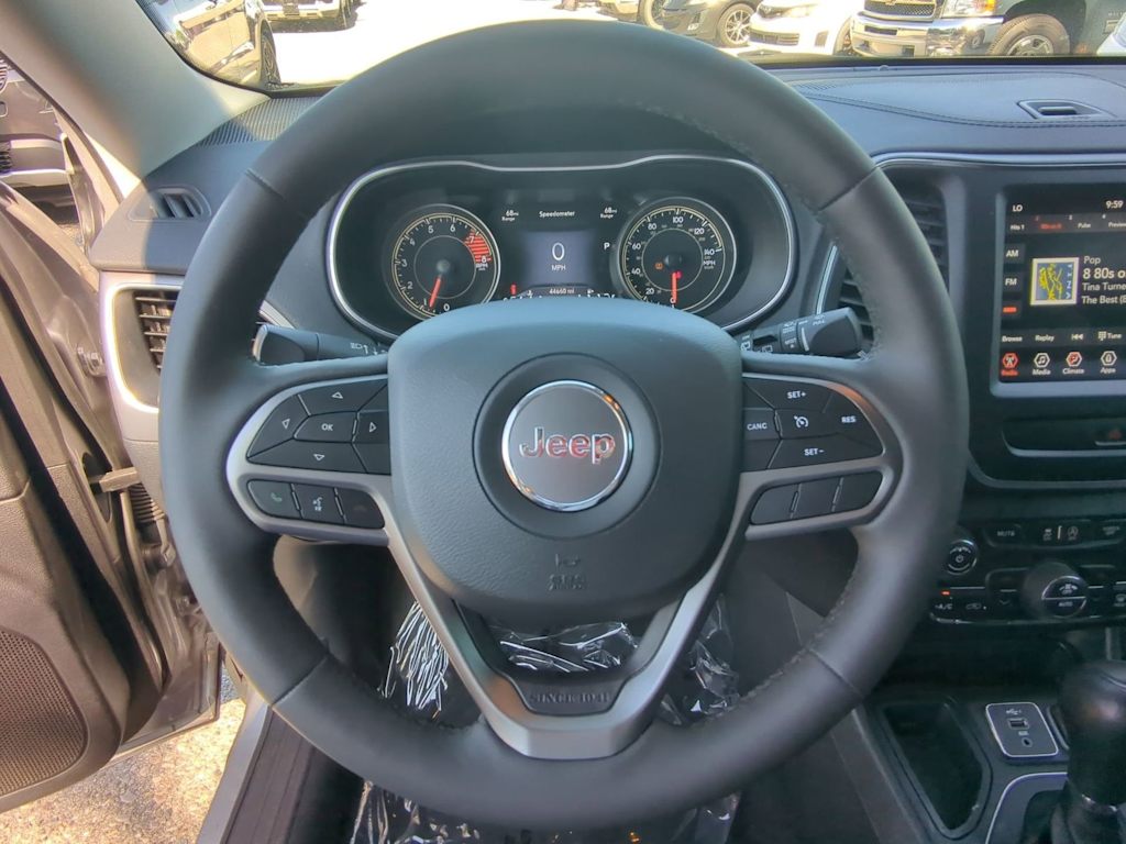 Thumbnail: 2022 Jeep Cherokee - 13