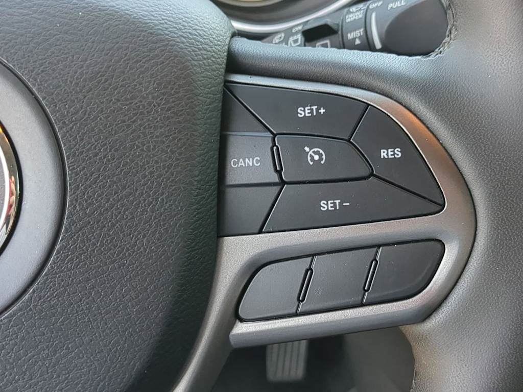 Thumbnail: 2022 Jeep Cherokee - 29