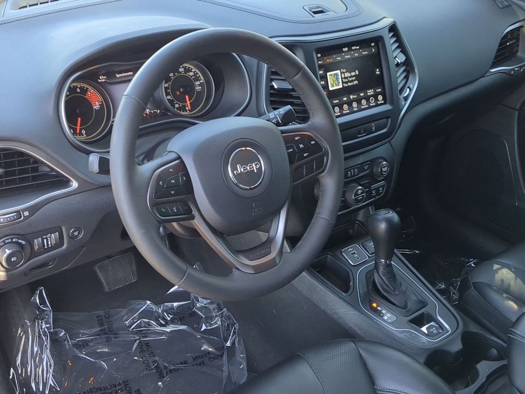 Thumbnail: 2022 Jeep Cherokee - 2