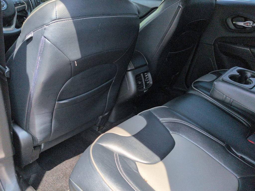 Thumbnail: 2015 Jeep Cherokee - 12