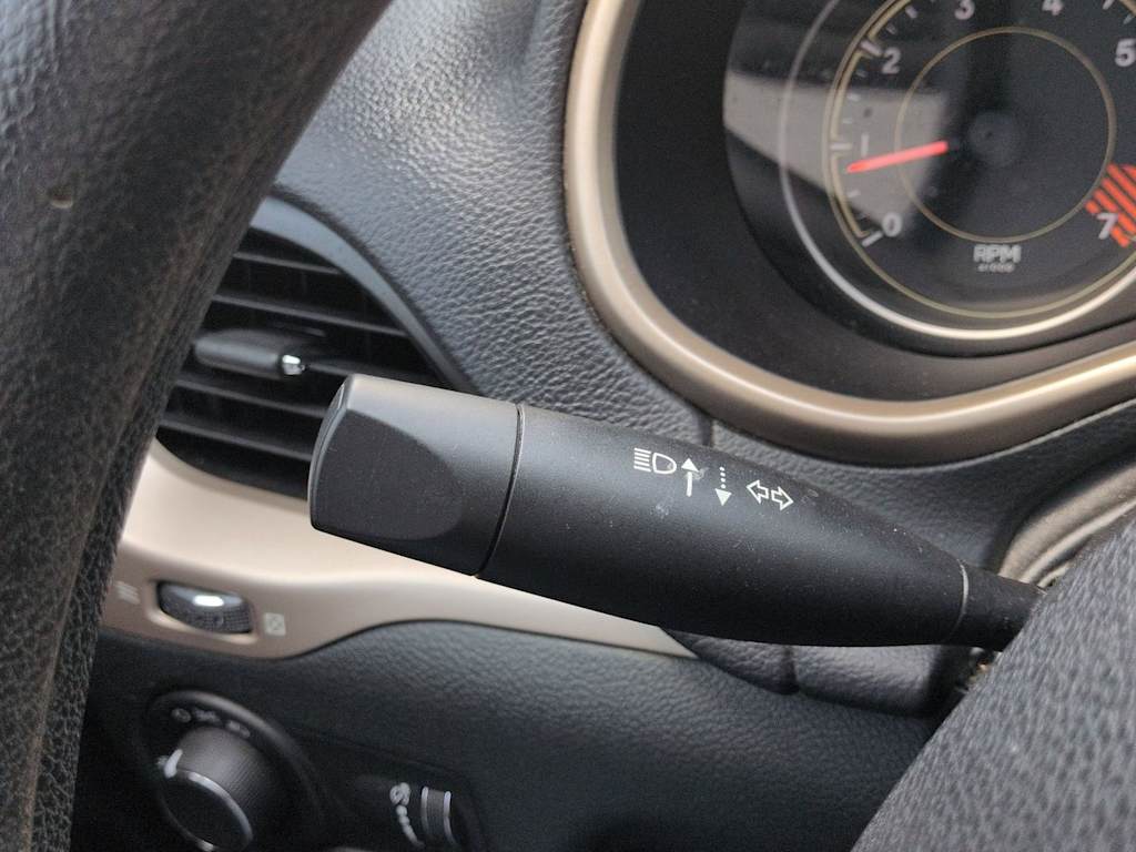 Thumbnail: 2015 Jeep Cherokee - 32