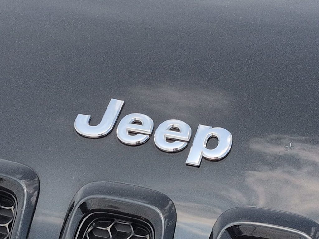 Thumbnail: 2015 Jeep Cherokee - 6