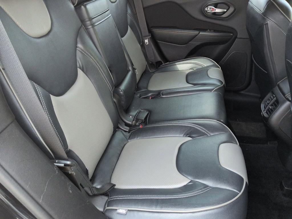 Thumbnail: 2015 Jeep Cherokee - 28