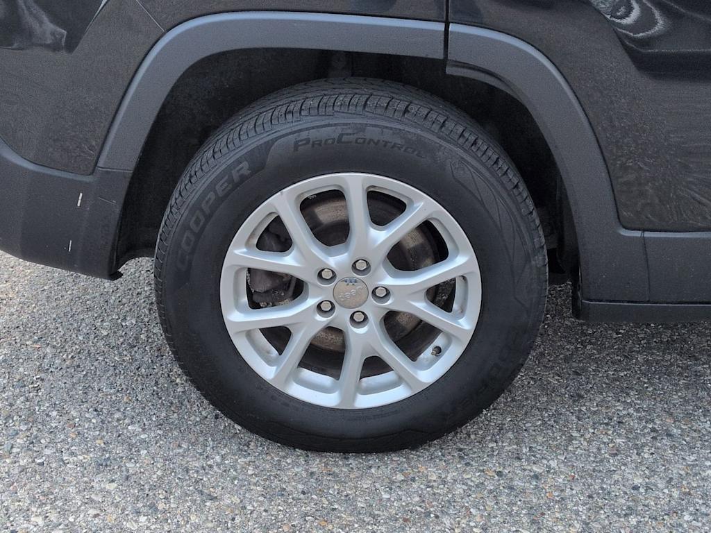 Thumbnail: 2015 Jeep Cherokee - 7