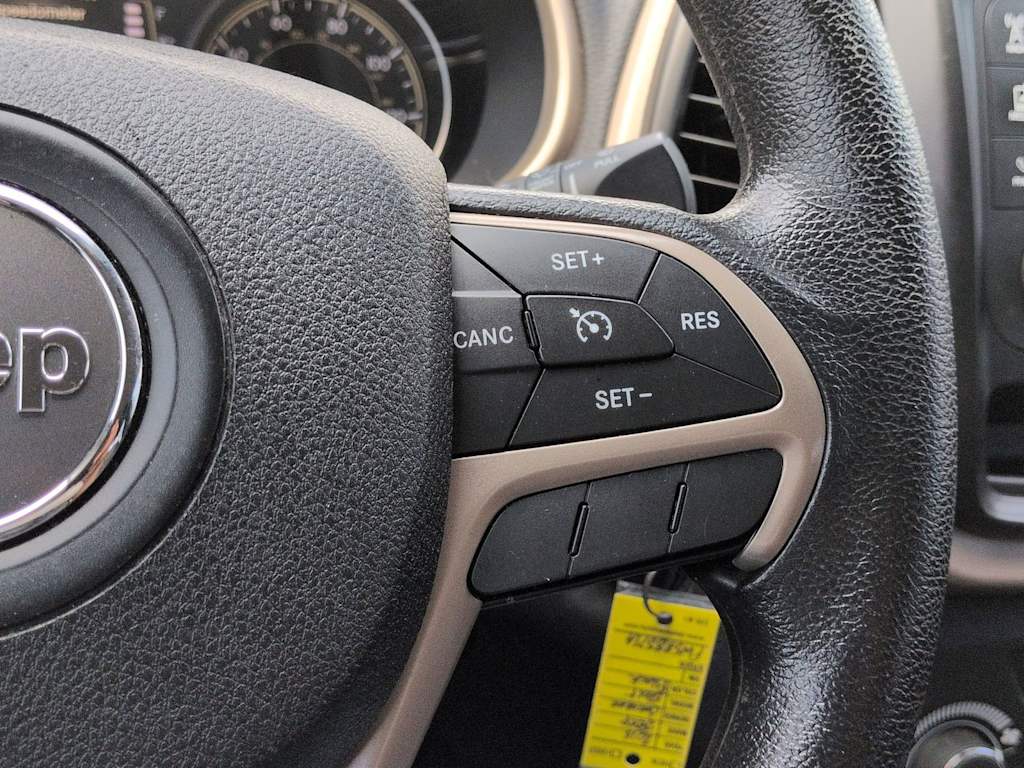 Thumbnail: 2015 Jeep Cherokee - 30