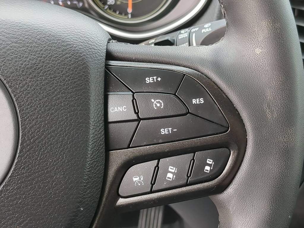 Thumbnail: 2023 Jeep Cherokee - 29
