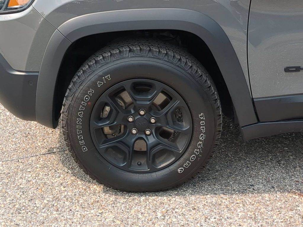 Thumbnail: 2023 Jeep Cherokee - 8