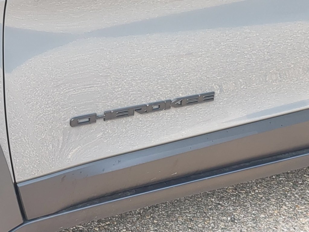 Thumbnail: 2023 Jeep Cherokee - 4
